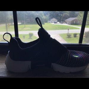 Girls Nike Athletic Sneakers Size 5Y/ W7.5